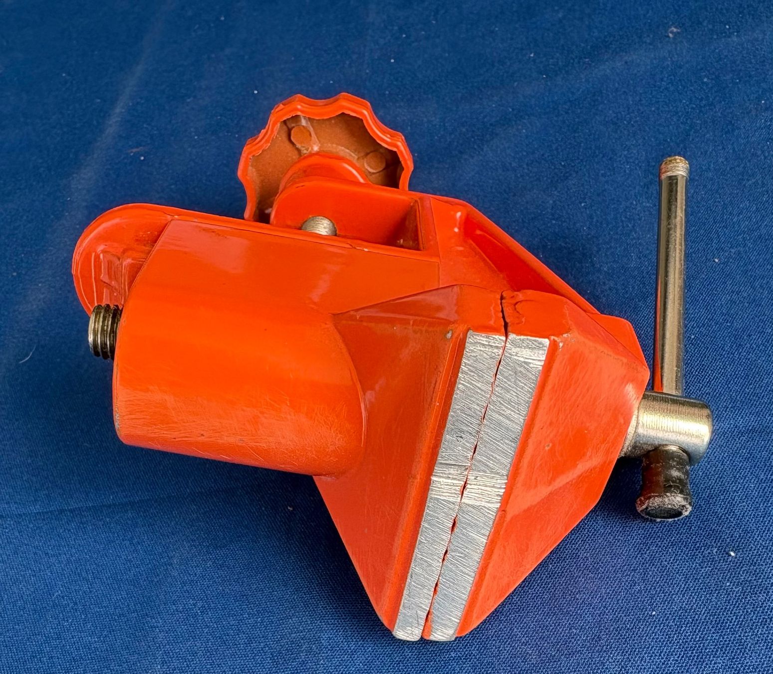 Tous les outils: TISCHSCHRAUBSTOCK ORANGE – D'occasion à Ostermundigen par Heavenmaus75 4