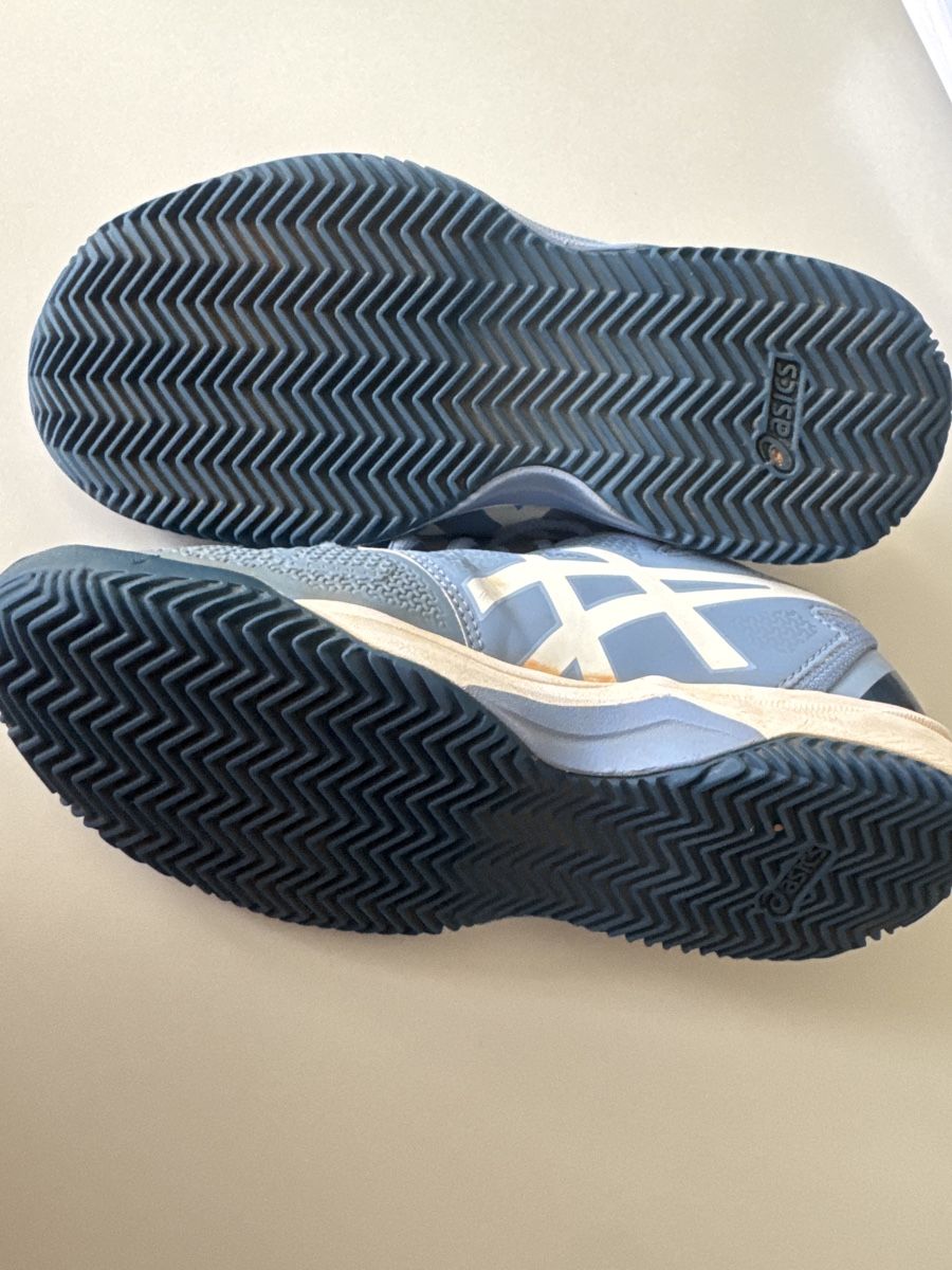 Asics Scarpe da uomo: Tennisschuhe Asics Grösse 35 – Usato da Lachen SZ venduto da LuganoLugano 1