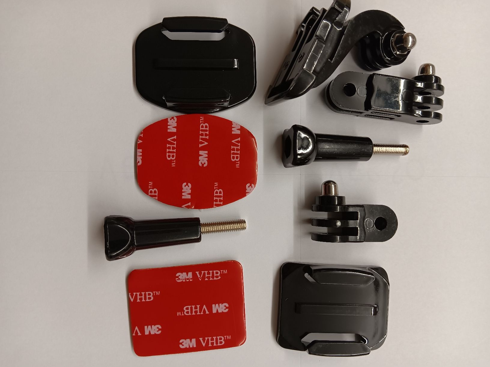 Action Cam: GoPro Action Cam Mounting Kit with generic 3M-like Pads – Nuovo e nell'imballaggio originale da Ermatingen venduto da rik4rdo