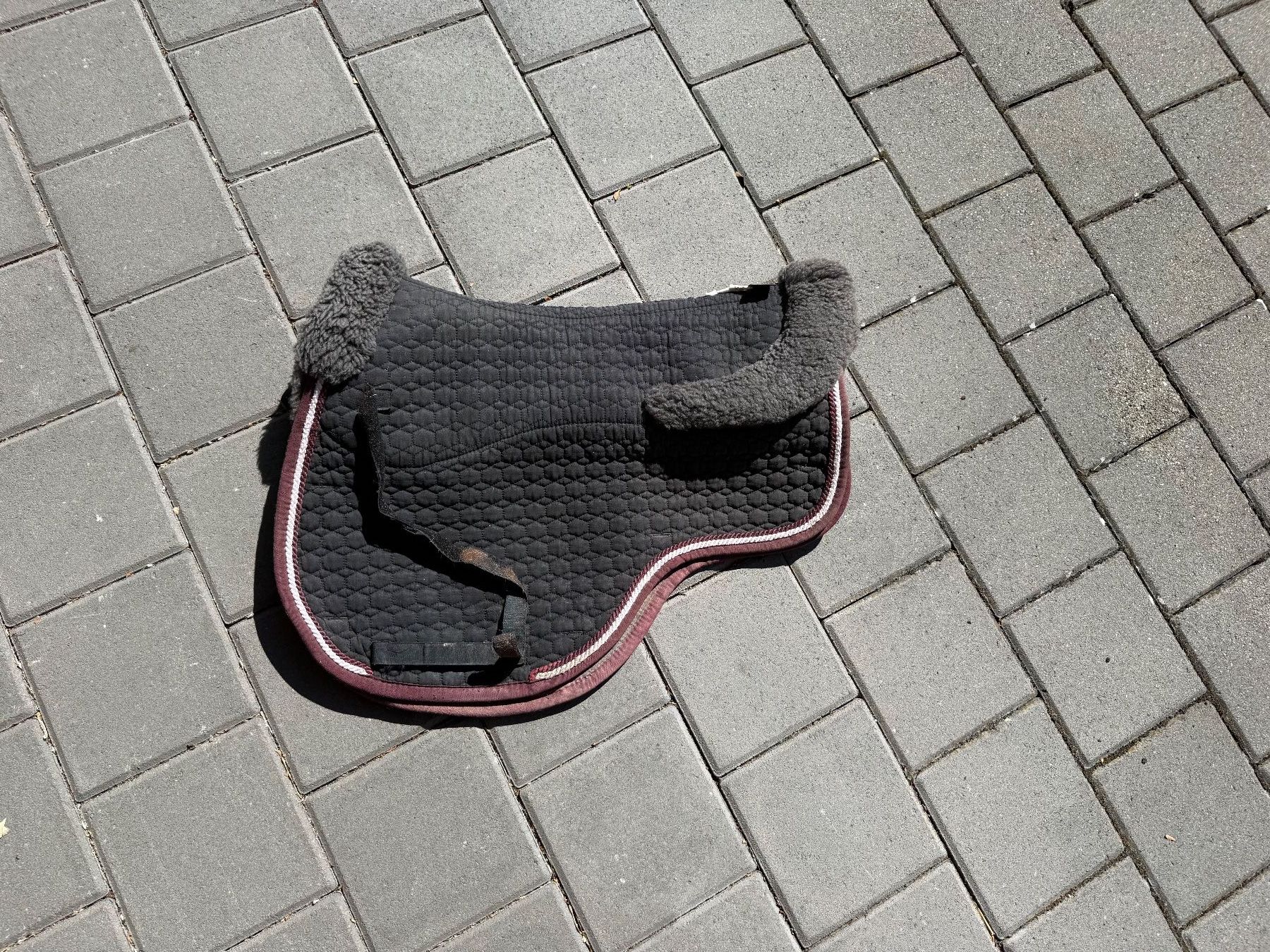 Couvertures: Lammfellschabracke – D'occasion à Fehraltorf par viv_8nfb