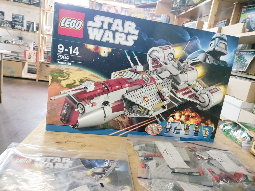 Lego Star Wars 7964 Republic Frigate in OVP (Gebraucht) in Wil SG für ...