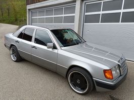 Mercedes Benz 300E