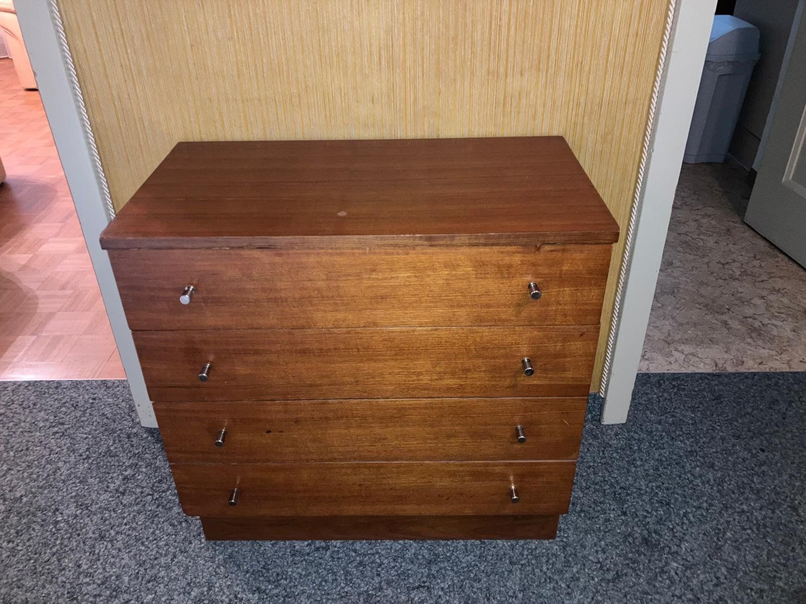 Commodes: ältere braune Komode – D'occasion à Buchs SG par Eggenburg