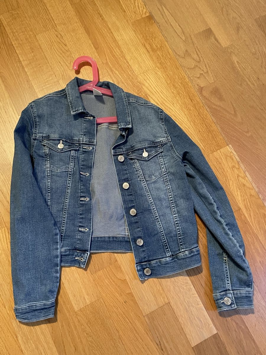 H&M Jacken & Mäntel: Jeansjacke Mädchen – Neu (gemäss Beschreibung) aus Balgach von sei_s6d7