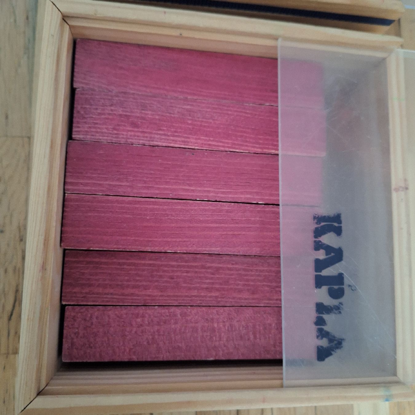 Kapla Kit di costruzioni: Kapla color rouge complet 40 et rose 36 – Usato da Genève venduto da Dorgos 3