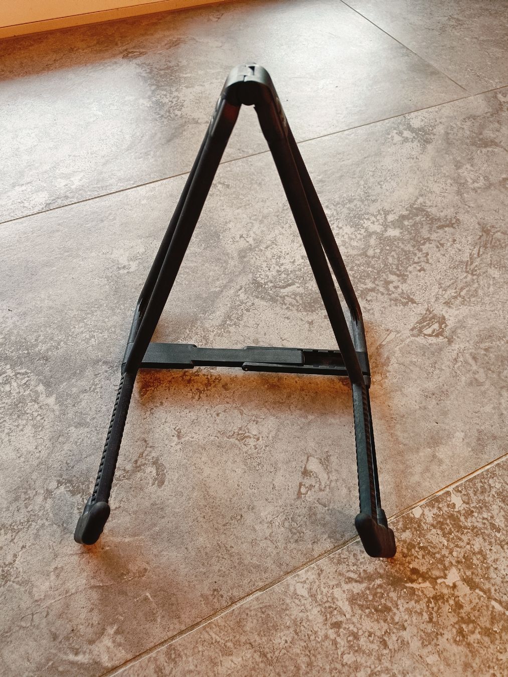 König & Meyer Supporti per strumenti musicali & leggii: Gitarrenständer klappbar – Usato da Zürich venduto da nin_6b6w 4