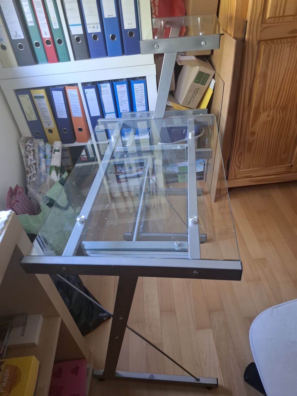 Scrivanie: Glas_Schreibtisch – Usato da Frauenfeld venduto da emm_mg2k