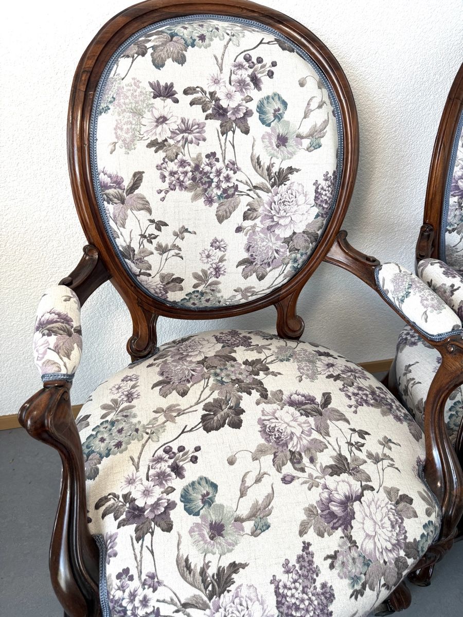 Poltrone: 2 antike Sessel mit Blumenmuster ab 1.- – Usato da Nidau venduto da Nintschgu 4