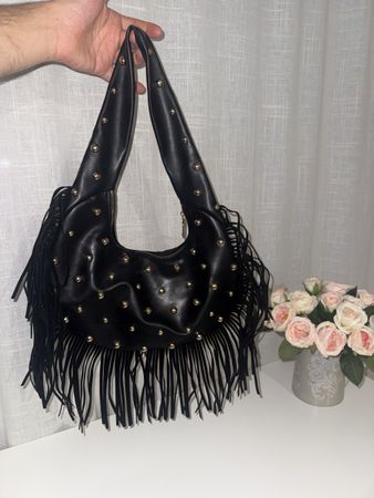 Handtasche Leder schwarz Nieten Fransen guter Zustand