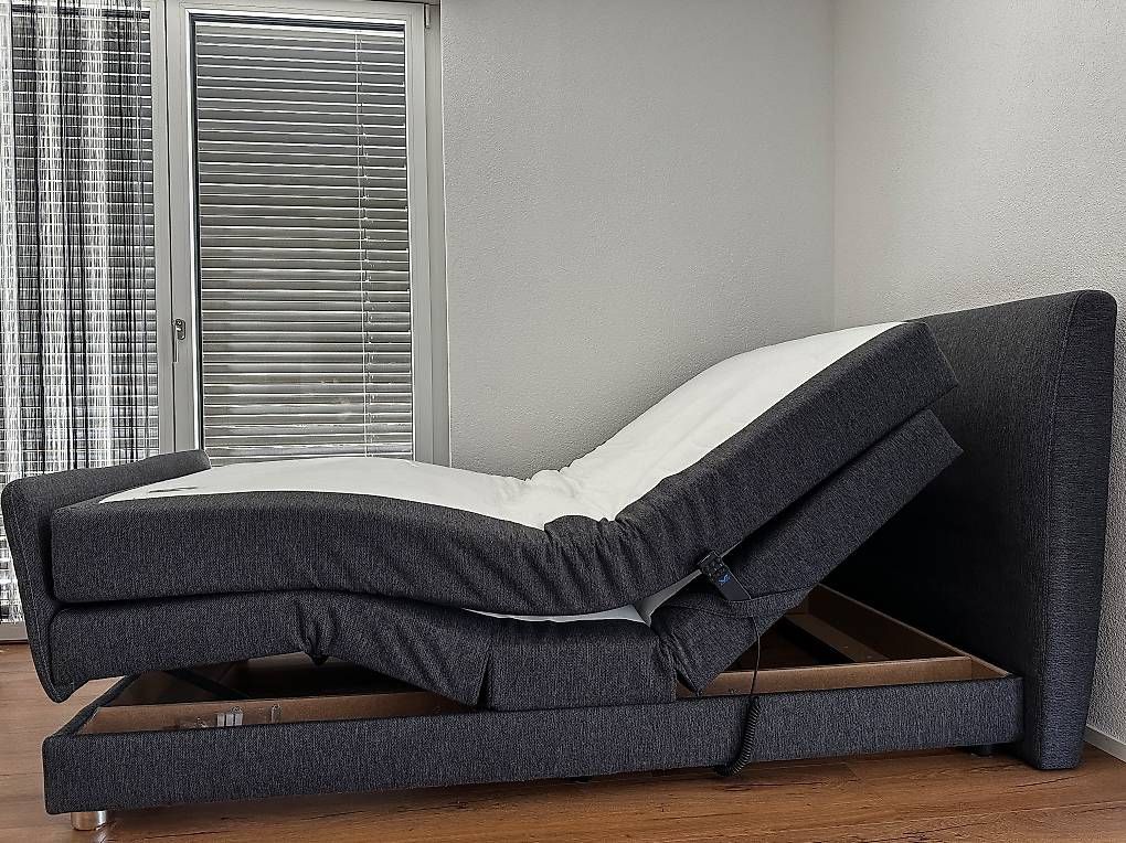 Betten: Elektrisch verstellbares Boxspringbett – Gebraucht aus St. Gallen von farahmah 2