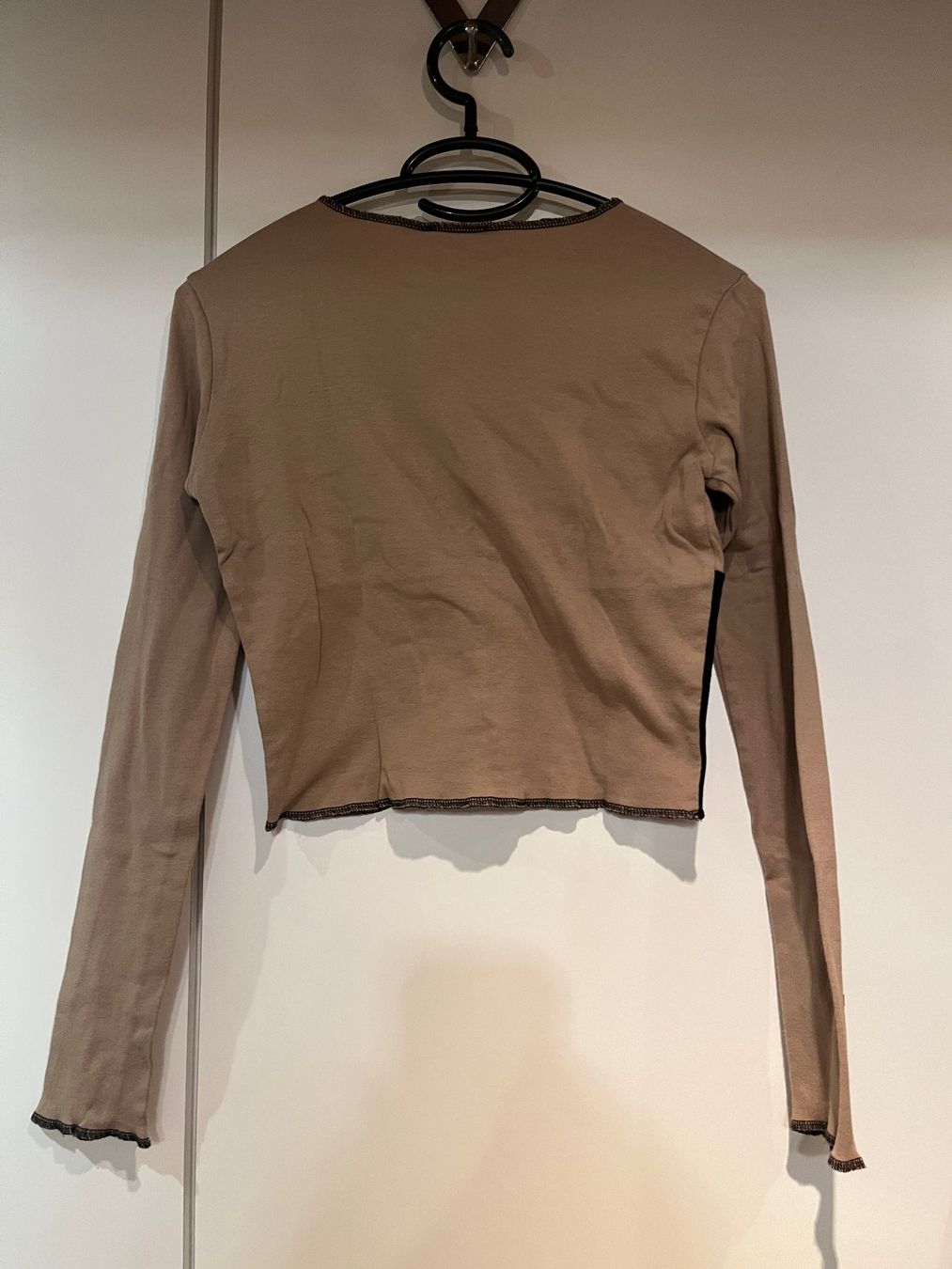 T-shirt: Subdued longsleeve front schwarz, braun kariert – Usato da Hombrechtikon venduto da lena_sulzer 1