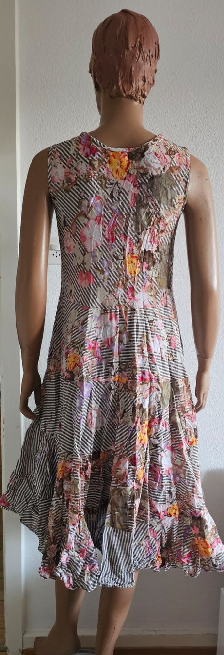 Vestiti: Sommerliches Kleid mit Blumenmuster, Grösse M – Usato da Basel venduto da Allerlei-Basel 1