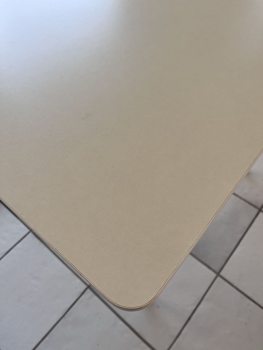 Tables: Tisch weiss klein – D'occasion à Hinwil par dire07 1