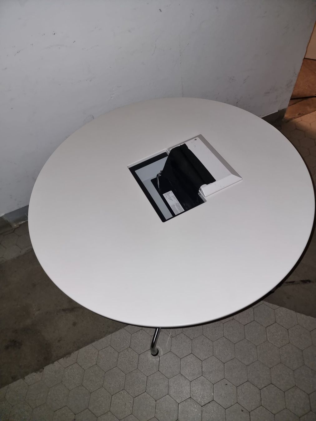 Vitra Tavoli: Vitra eames tisch – Usato da Zürich venduto da Troval84