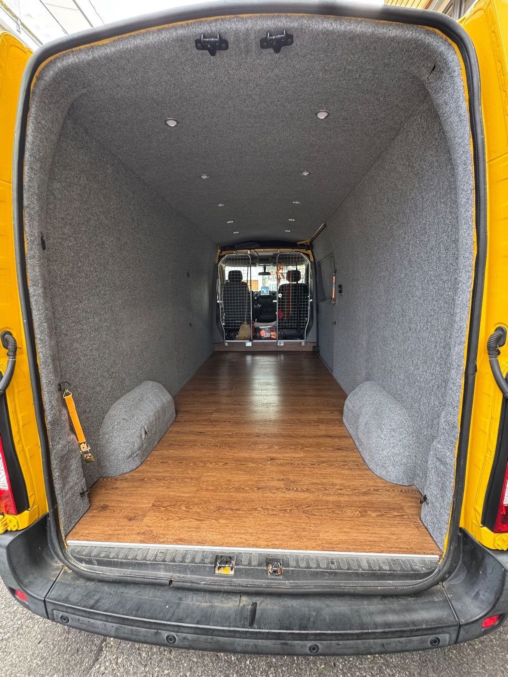 Renault Véhicules utilitaires: RENAULT Master T35 dCi125 L3H2 – D'occasion à Trachslau par Fuchsis 3