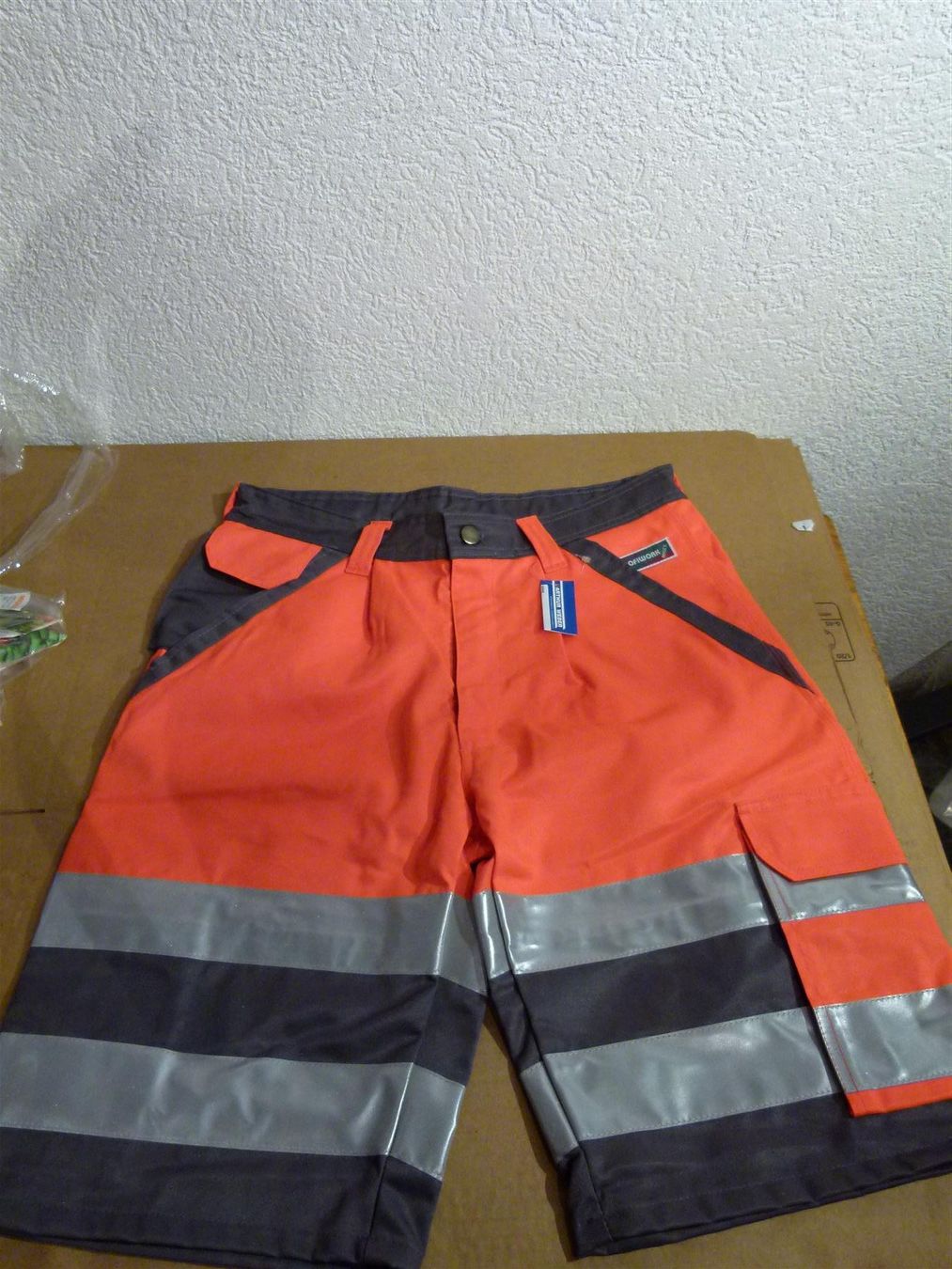 Hosen: Profiwork Arbeitsshorts, Gr. 48 Lp, 65Fr – Neu und originalverpackt aus Uerkheim von Justi.y 1
