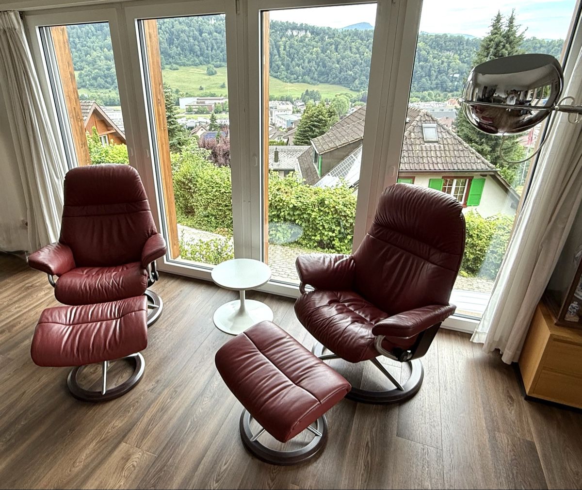Stressless Sessel: Stressless Sessel mit Hocker – Hochwertiges Leder / Top – Gebraucht aus Aarburg von Schatzaffe