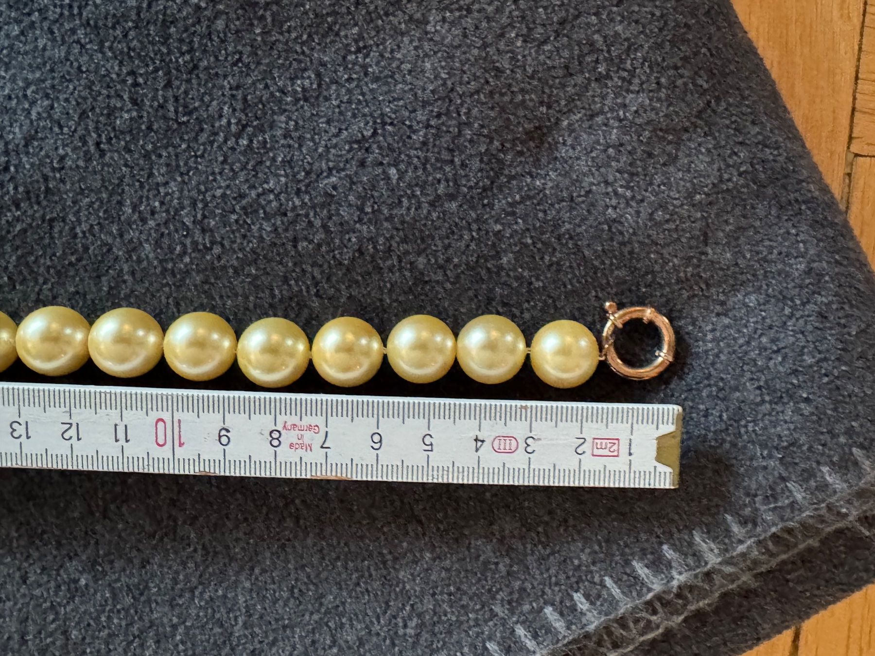 Catenine: Perlenkette goldfarben von Majorica – Usato da ZÜRICH venduto da redhead61 5