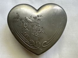 Zinn Dose Herzform mit Vogelmotiv, Vintage Schmuckdose!