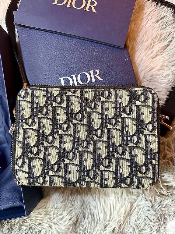 Dior Borse: Sacoche pochette Dior – Usato da Epalinges venduto da Forex.master 1