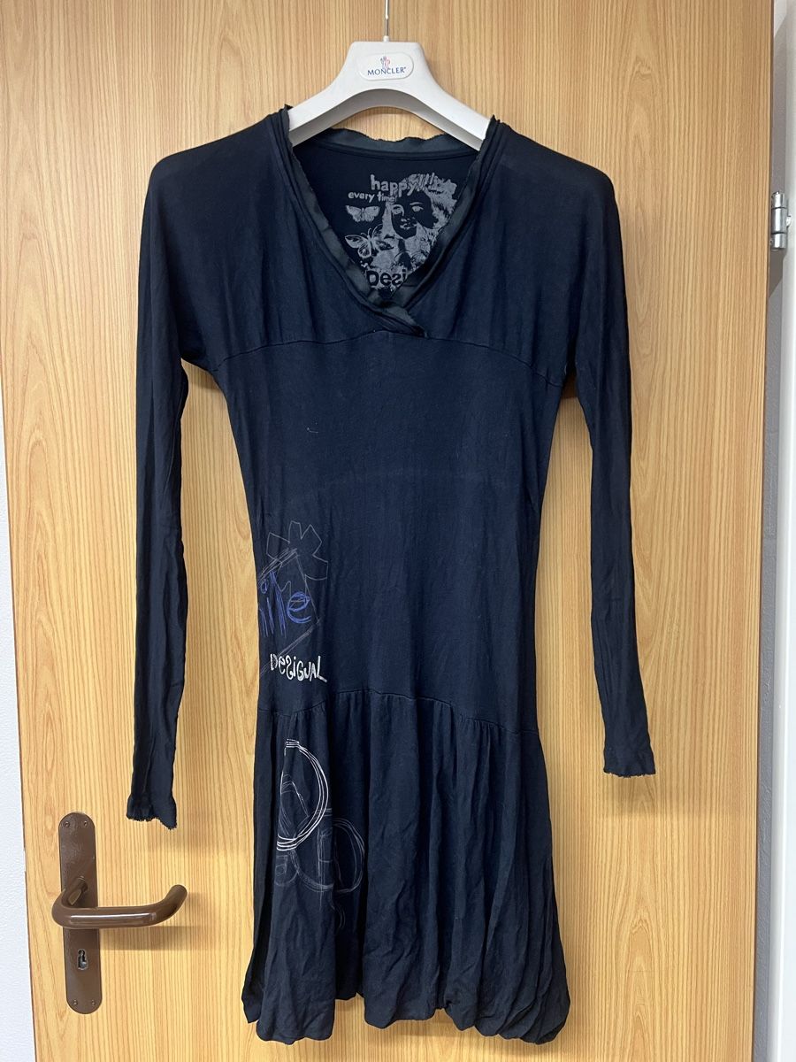 Desigual Lotti di vestiti: Damen Klamotten – Usato da Sils/Segl Maria venduto da Sevenik 2