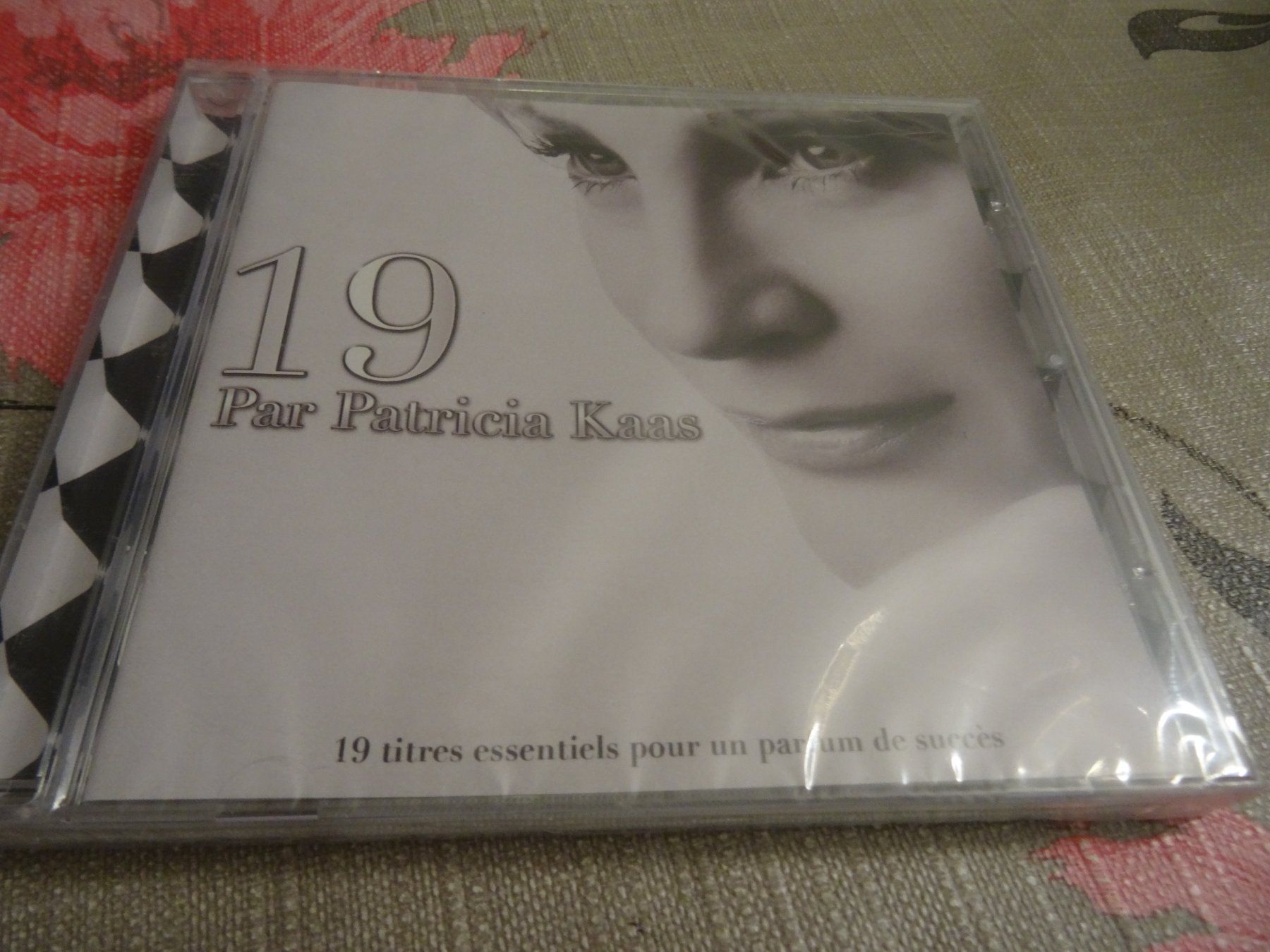 CD: Patricia Kaas - CD "19"  NEU IN FOLIE – Nuovo e nell'imballaggio originale da Olten venduto da Disc-Ausverkauf