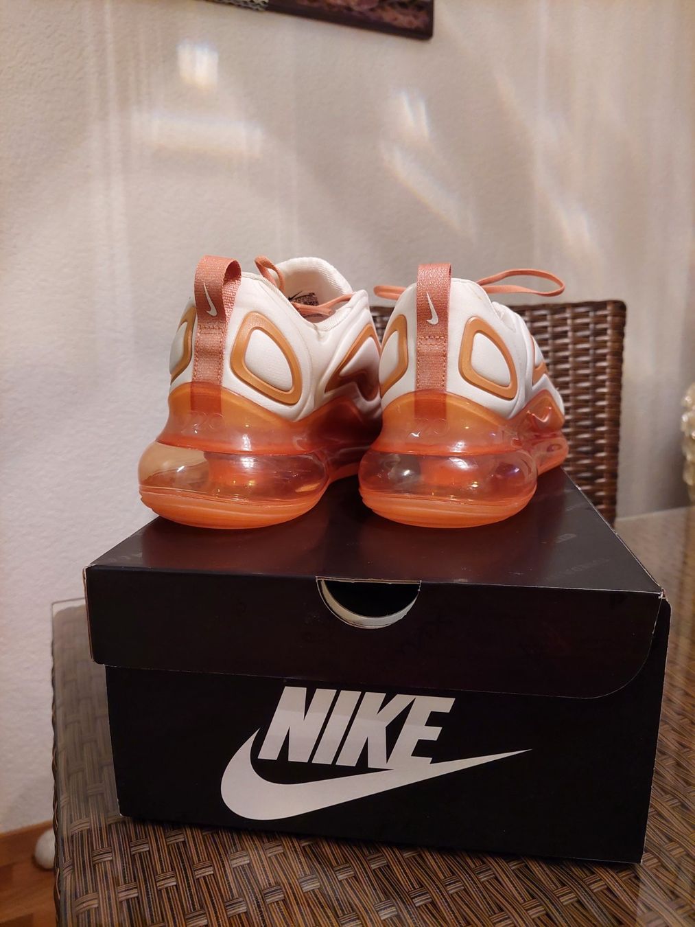 Nike Scarpe da donna: AIR MAX 720 SR GR 41 – Usato da Emmenbrücke venduto da Dior09 1