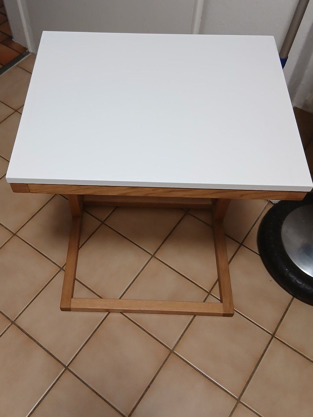 Tavoli: koffertisch 50x40x66cm – Nuovo (secondo la descrizione) da Pfäffikon SZ venduto da Marcus_Aurilius