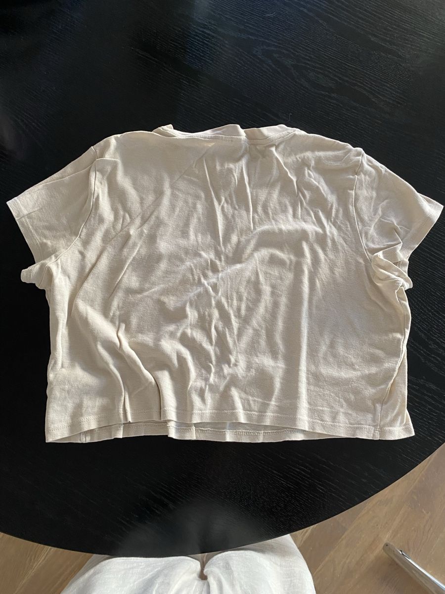 H&M T-shirt: H&M Beige Crop Top, Grösse S – Usato da Langenthal venduto da vik_v5ml 1