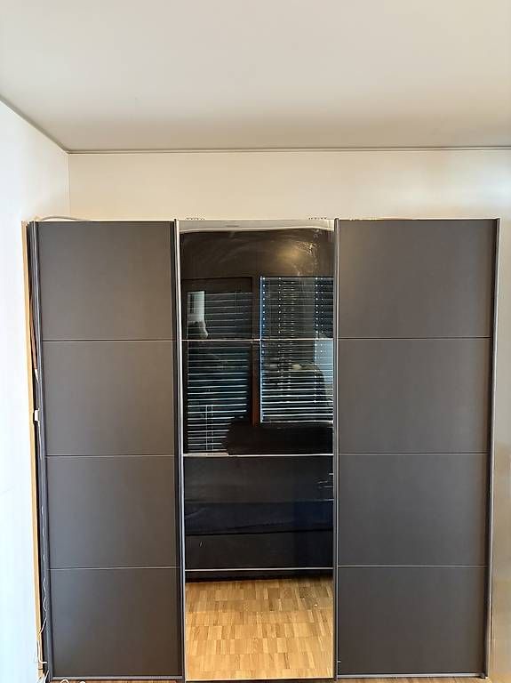 Schränke: Kleiderschrank in Basel abholbereit – Gebraucht aus Basel von lasx07 1