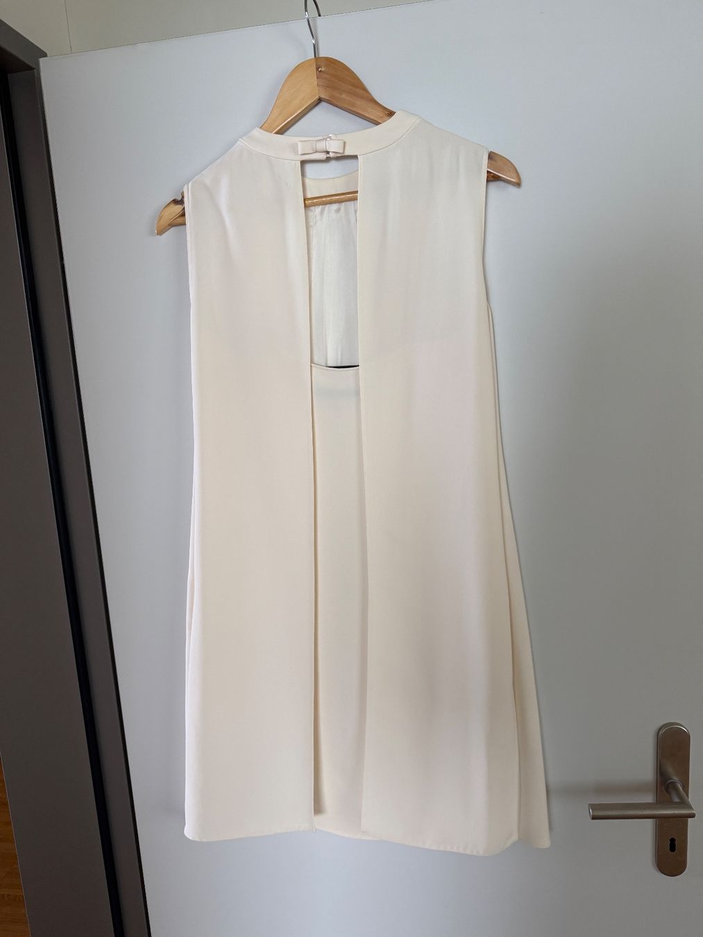 Valentino Vestiti: Valentino cape dress – Usato da Schindellegi venduto da Kar_5zrb 4