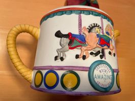 Teapot Teekann Amazing Circus Staffoedshire Ch. Wren