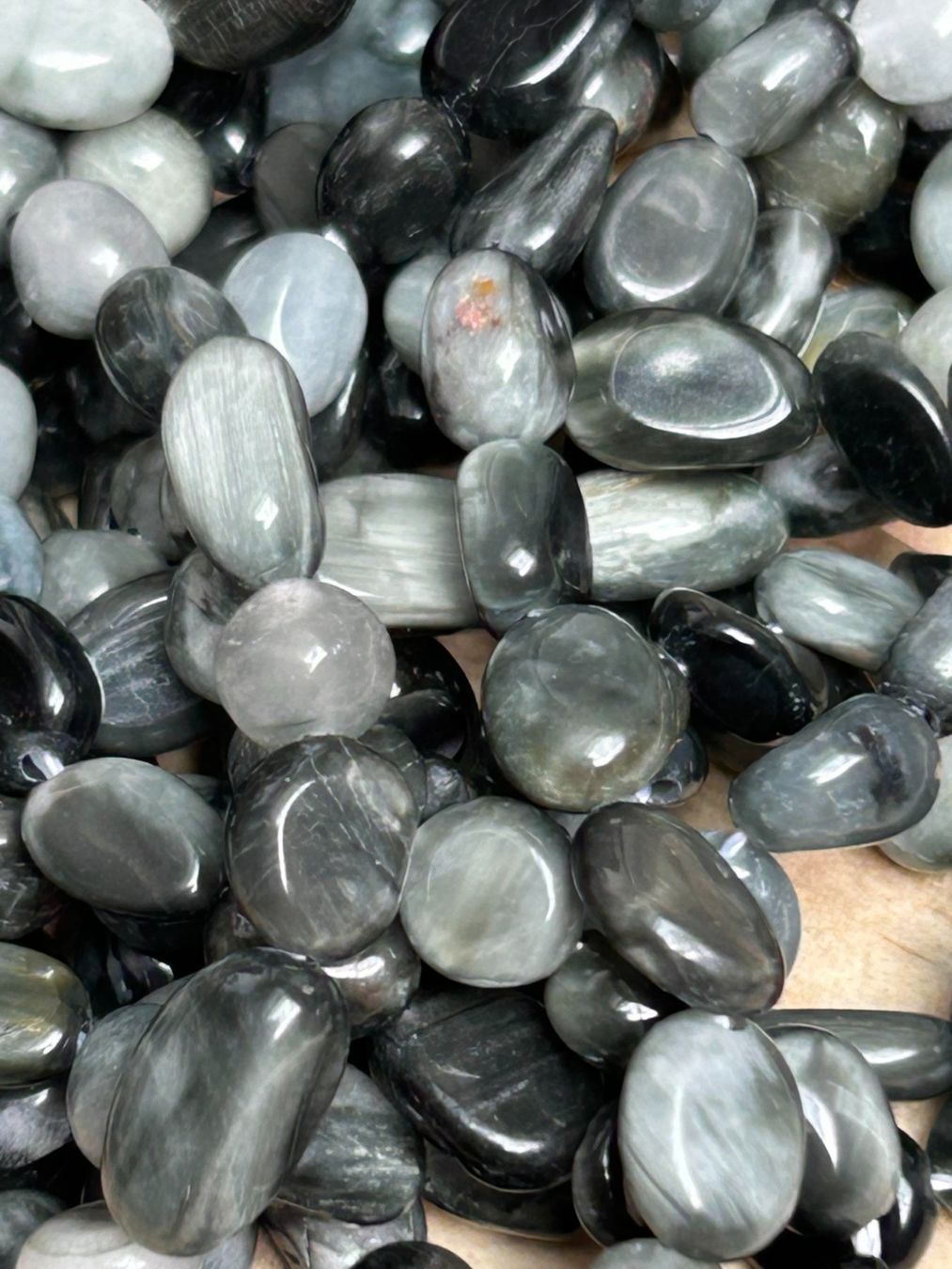 Pietre preziose: Strang echte Hawks eye Nuggets / stone 6-8 mm – Nuovo e nell'imballaggio originale da Niederrohrdorf venduto da Ytobi 1