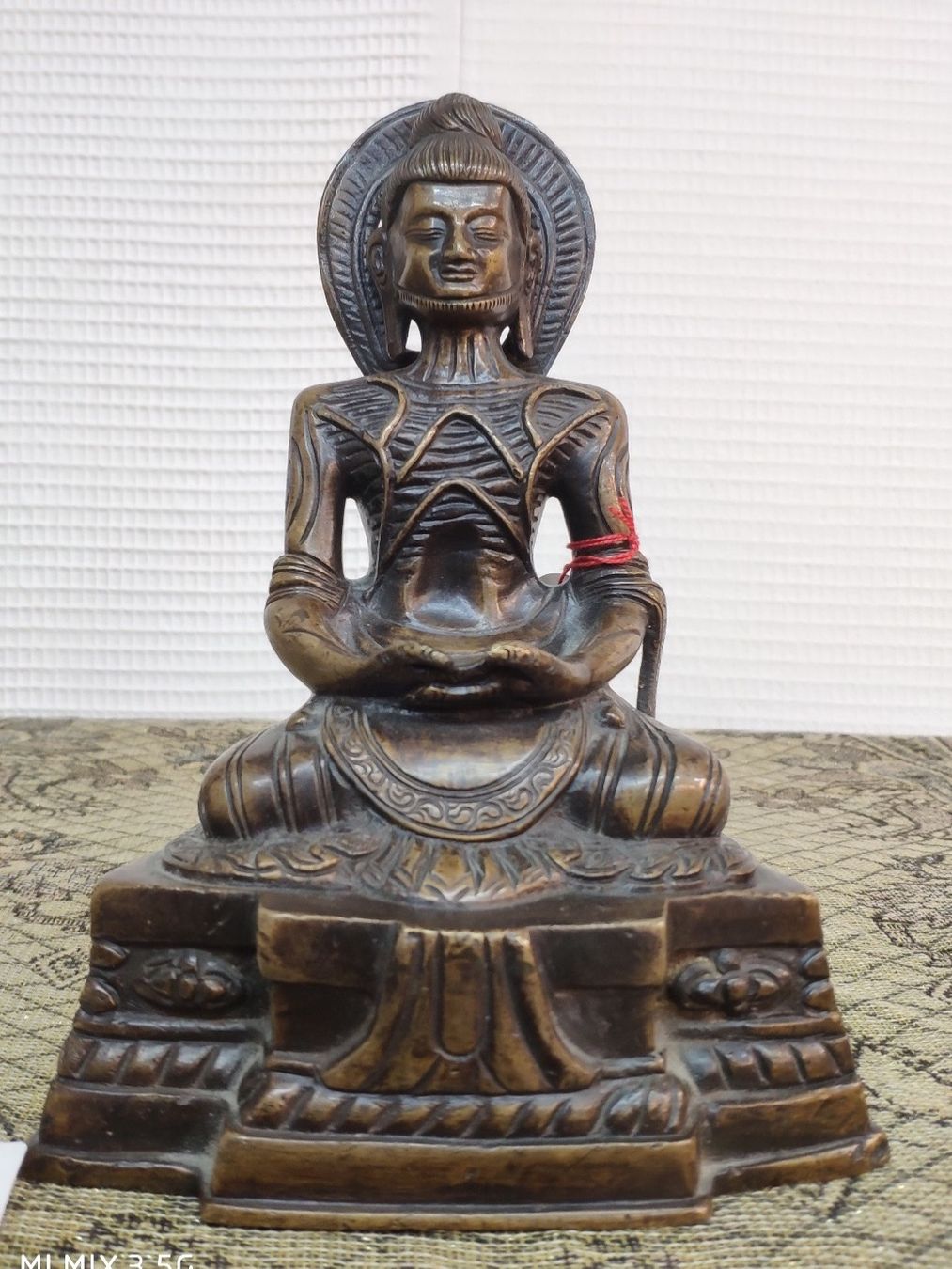 Skulpturen & Statuen: Antike Buddha-Figur Shakyamuni aus Bronze – Gebraucht aus Schlieren von Jeajet