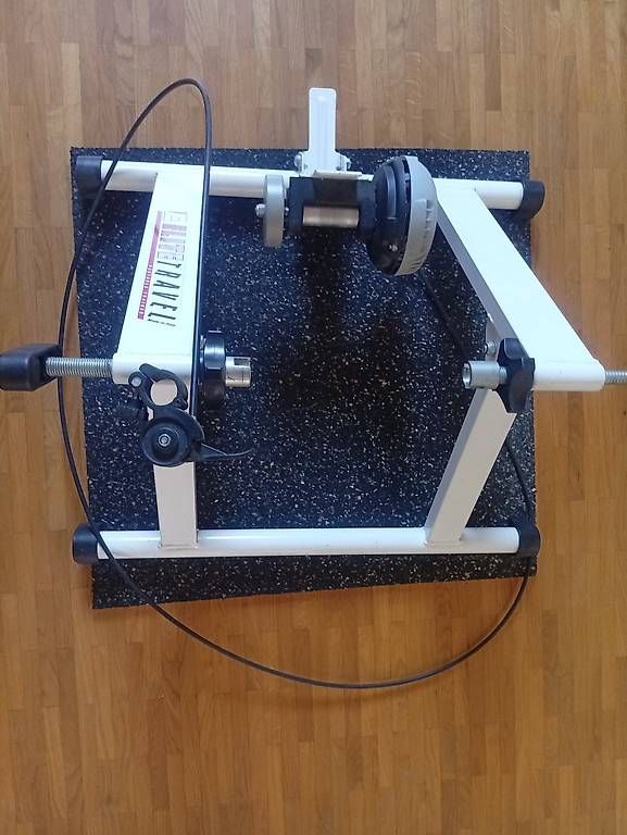 Hometrainer: Rouleau home-trainer pliable pour vélo – Gebraucht aus Eysins von Lochi1 1