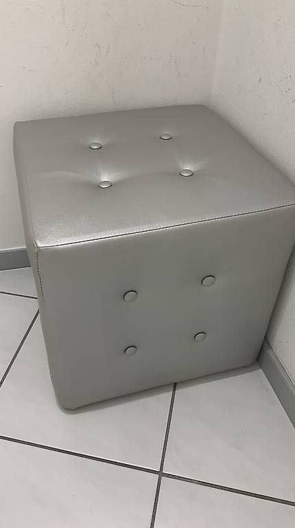 Hocker: Pouff – Gebraucht aus Arbedo von Caroladp 1