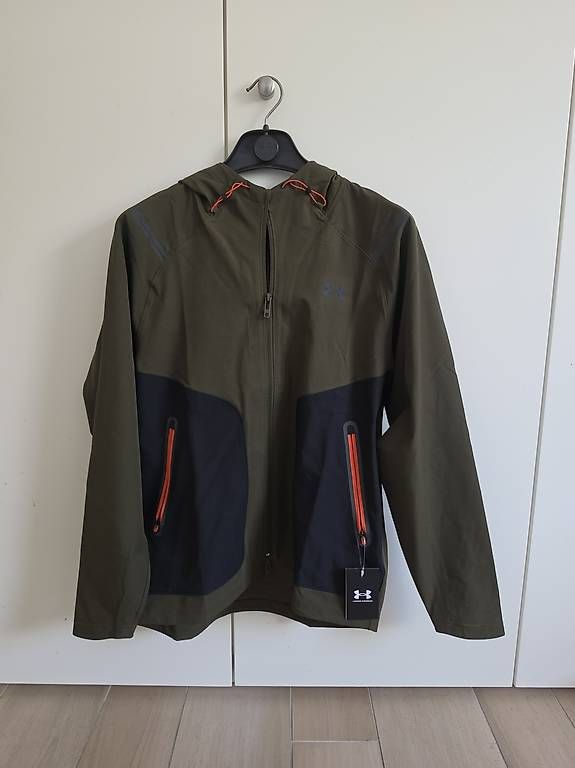 Under Armour Giacche: Under Armour Jacket M - NEW – Usato da Locarno venduto da ran_c5zb