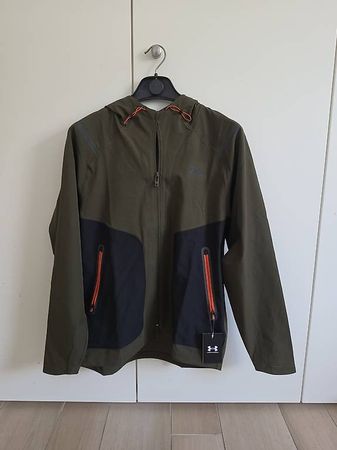 Under Armour Jacket M - NEW