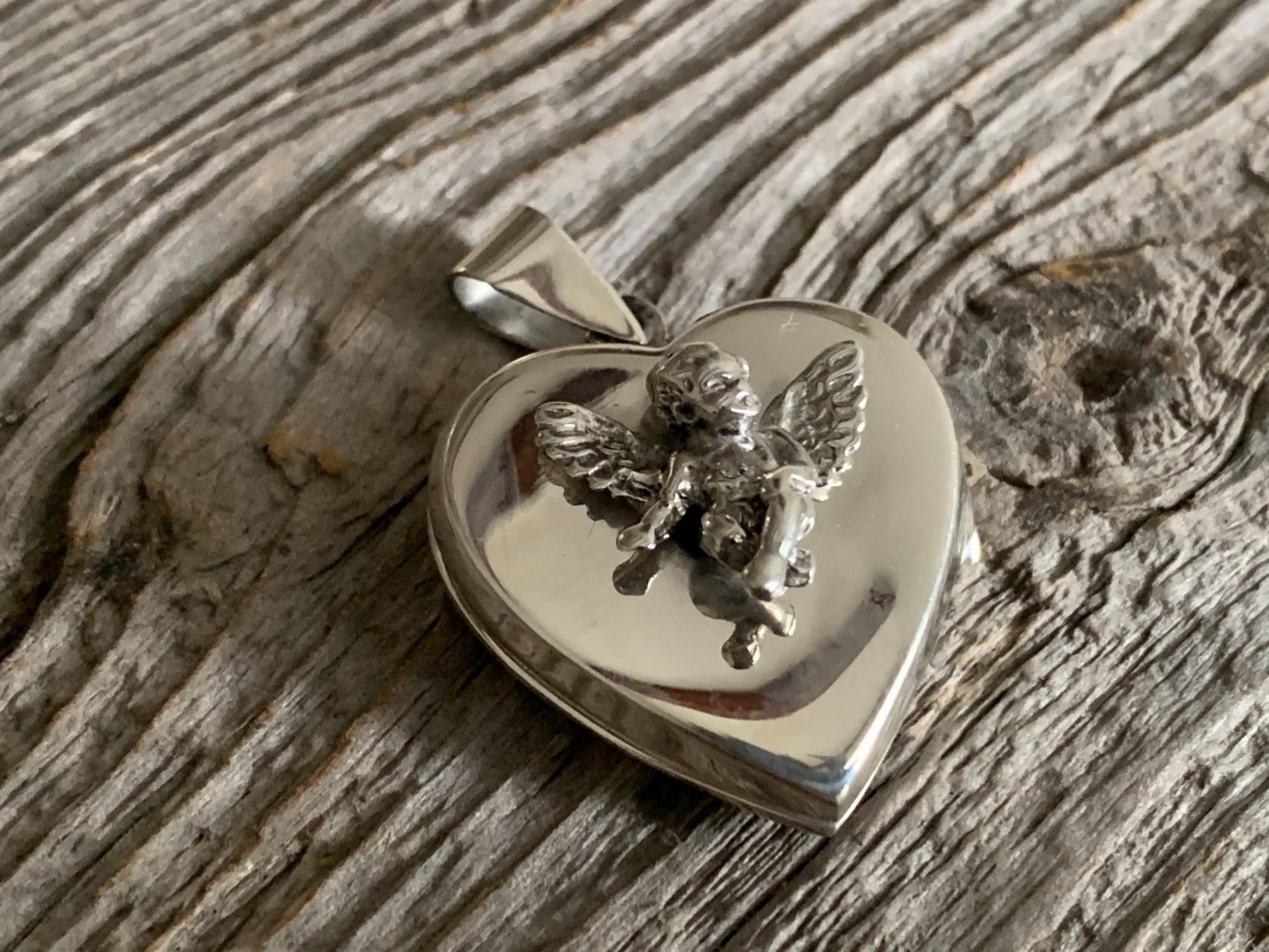 Ciondoli: Medaillon mit Engel Sterling Silver 925 Herz Amulett – Nuovo (secondo la descrizione) da Bern venduto da Jiffy 1