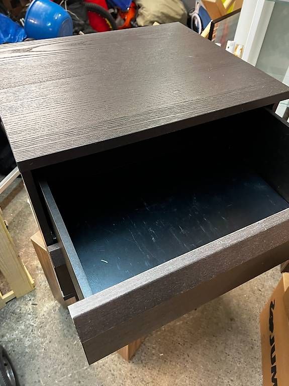 Nachttische: Kommode /Nachtisch mit 2 Schubladen – Gebraucht aus Glattpark (Opfikon) von Miriambox 2