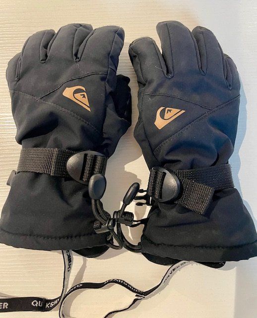 Quiksilver Guanti: Guanti da sci Quick Silver per bambini – Usato da Ligornetto venduto da GiadaG