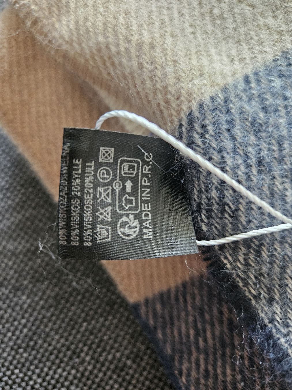 Foulards & écharpes: Schal – Neuf avec emballage d'origine à Lenzburg par lau_nn7p 3
