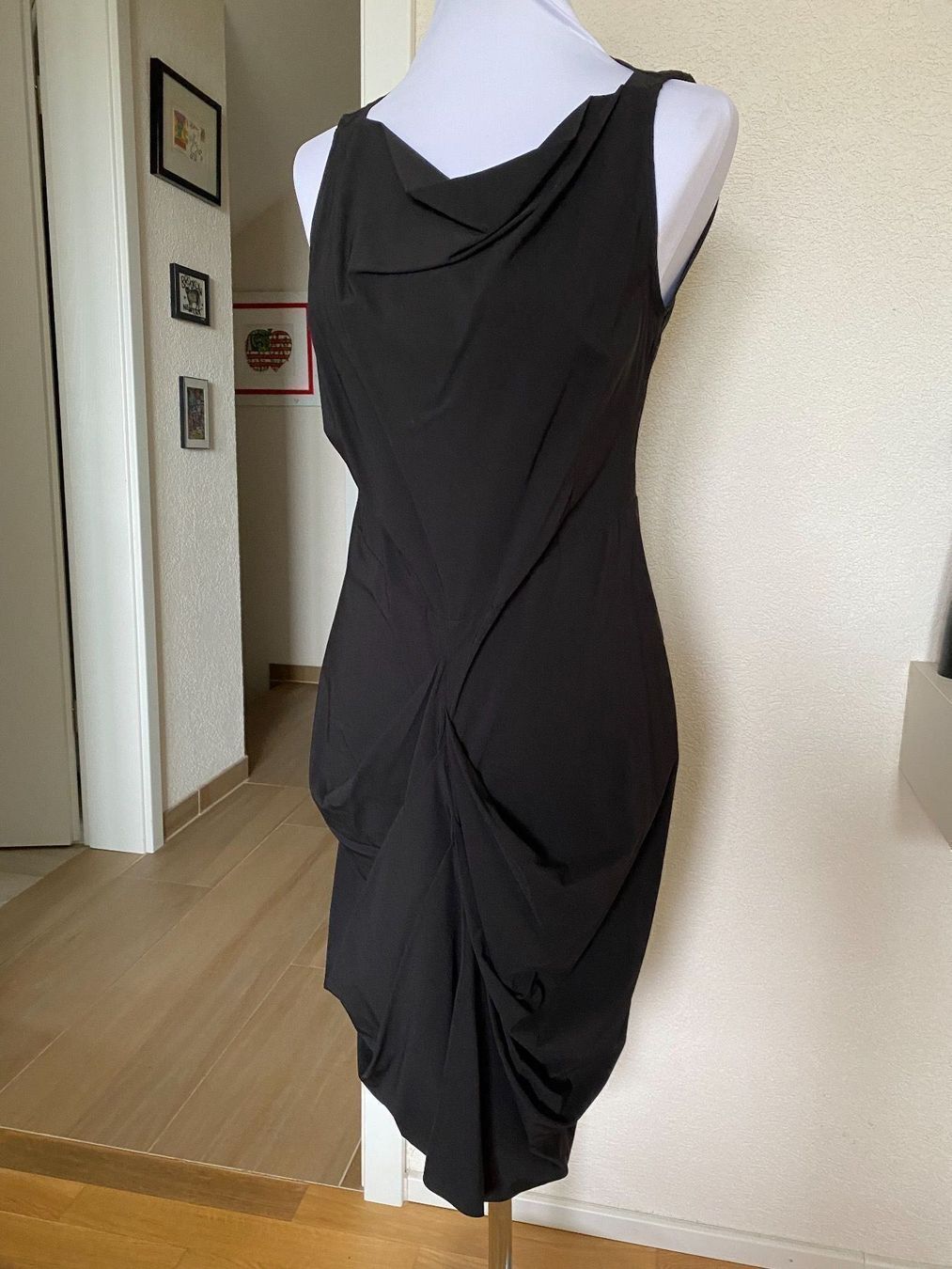 Kleider: Dress schwarzes Kleid – Gebraucht aus Münchenstein von ArleneLM