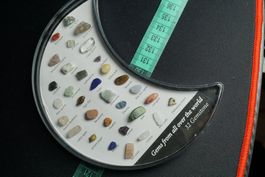 Mondform Mineralien Sammlung  32 Steine  inkl Beschriftung