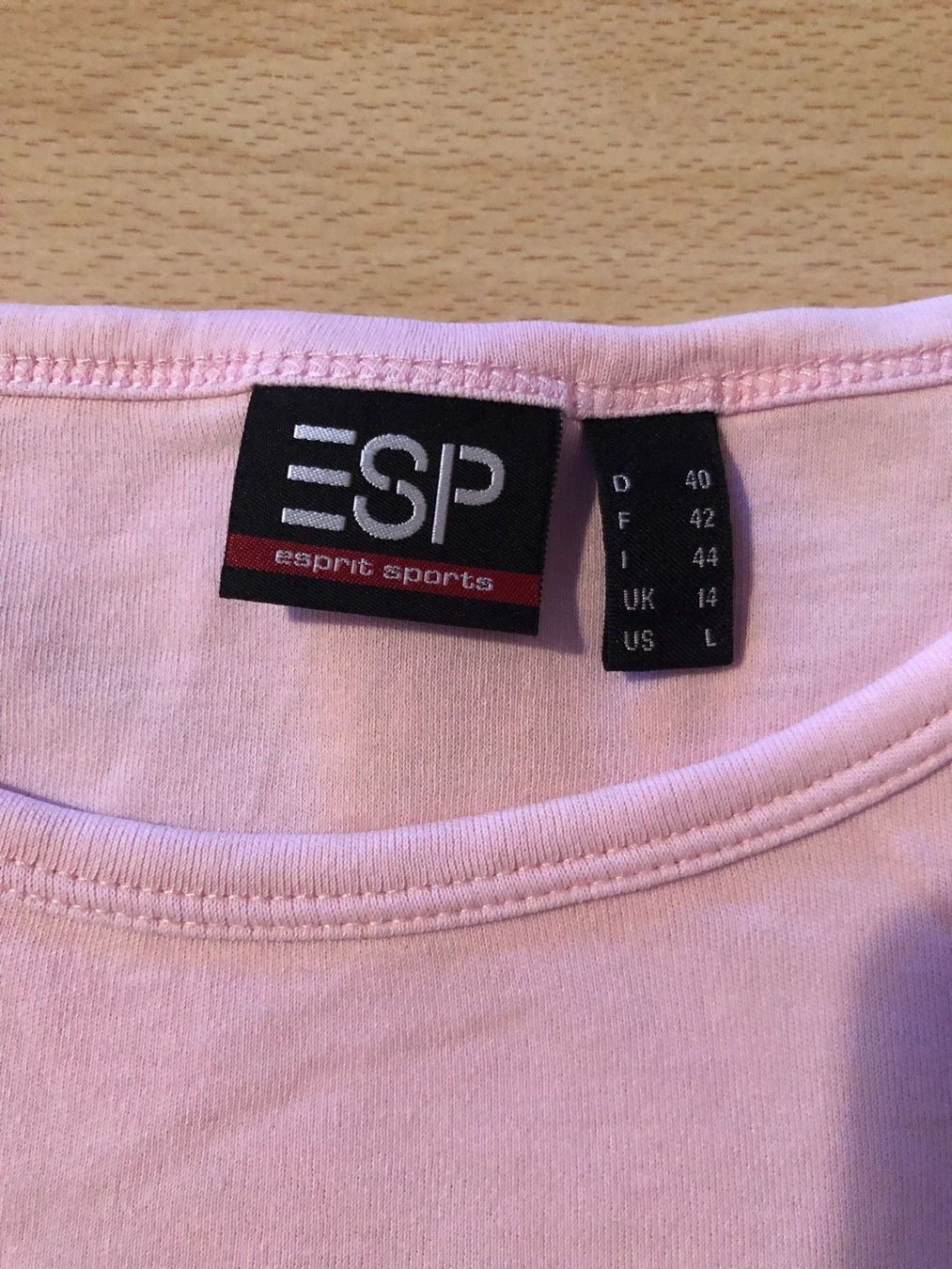 Esprit T-Shirts: Esprit Sports T-Shirt – Gebraucht aus Gamprin von Minabal 2
