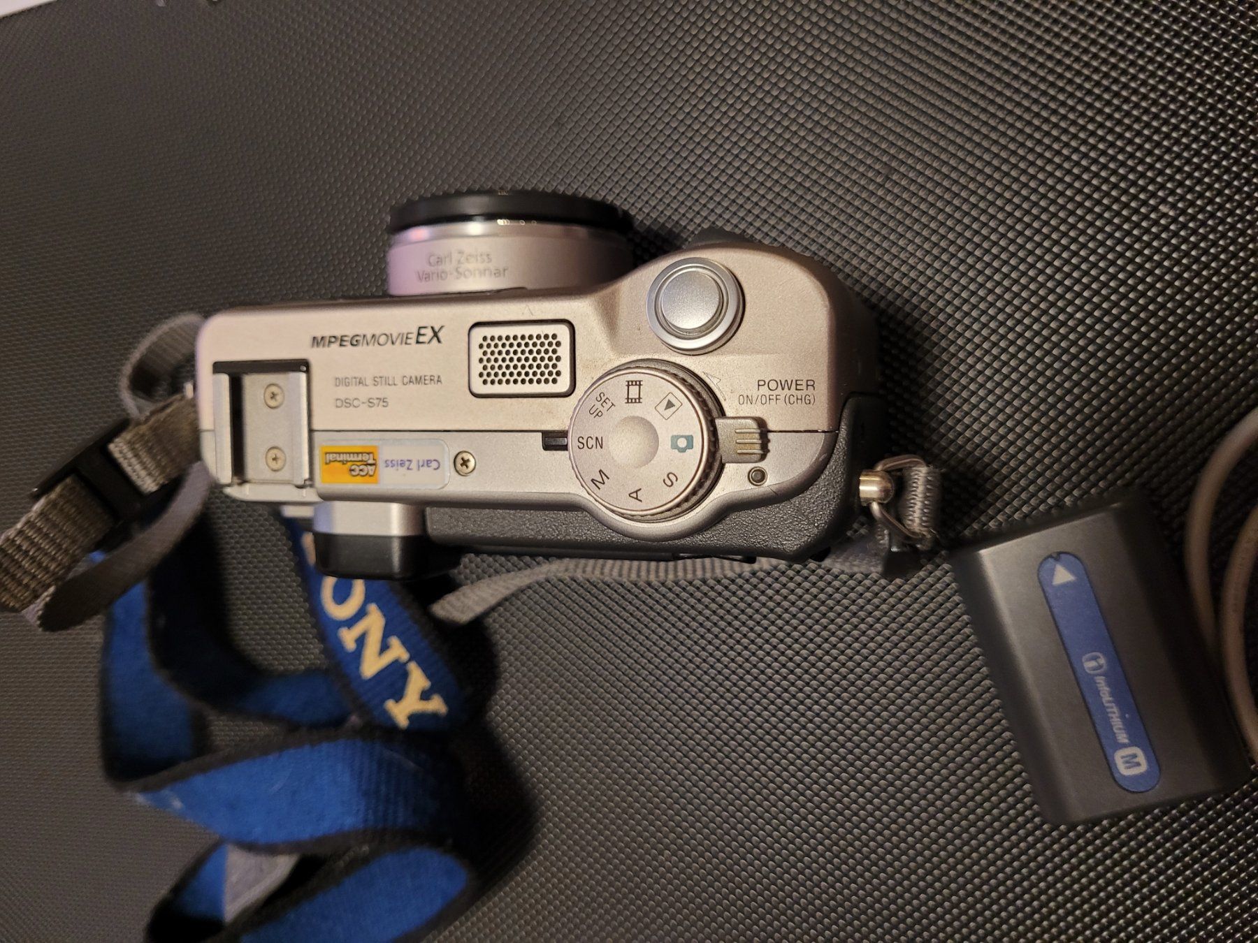 Sony Appareil photo: Sony Cyper Shot 3.3 Megapixel – D'occasion à Sevelen par ste_ph9z 5