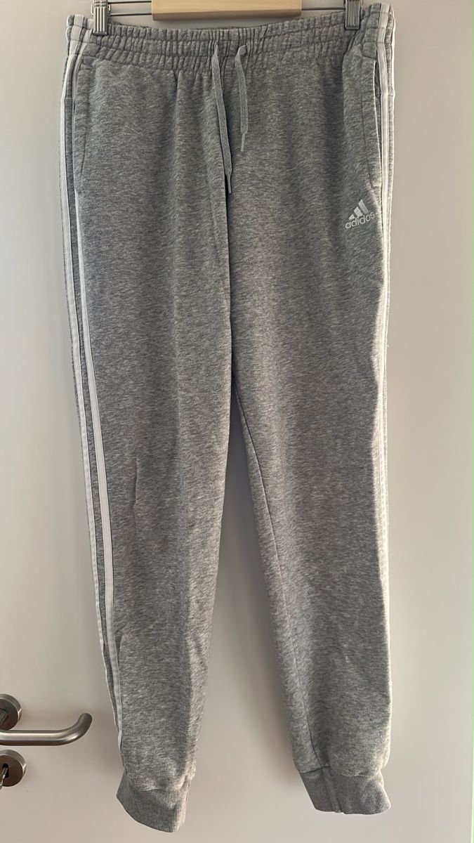 Adidas Pantaloni: Adidas Jogging Hose M – Usato da Unterseen venduto da ale_9w2v