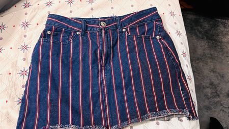 Jupe American Eagle raconte , taille 6 - Parfait état!