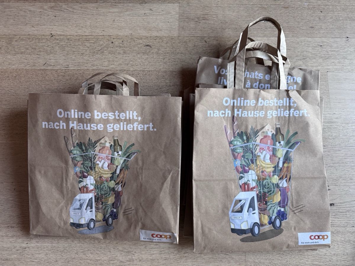 Coop Taschen: Coop Papiertaschen Einkaufstüten – Gebraucht aus Winterthur von kat_mb7s