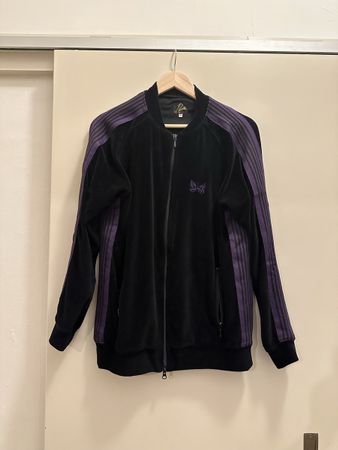 Needles Trainingsjacke Velours schwarz lila Grösse XL